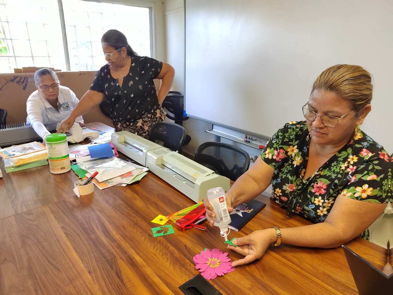 Realizan segundo taller de “Elaboración de recursos para Atención a la Diversidad”.