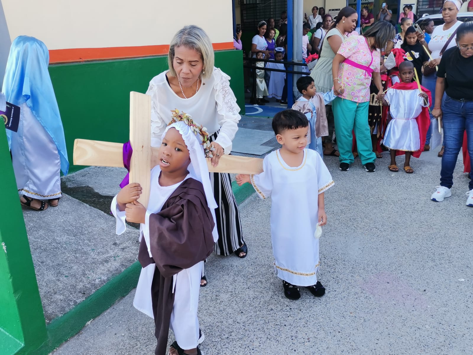 Dramatizan la Ultima Cena y la Pasión de Cristo en Colón