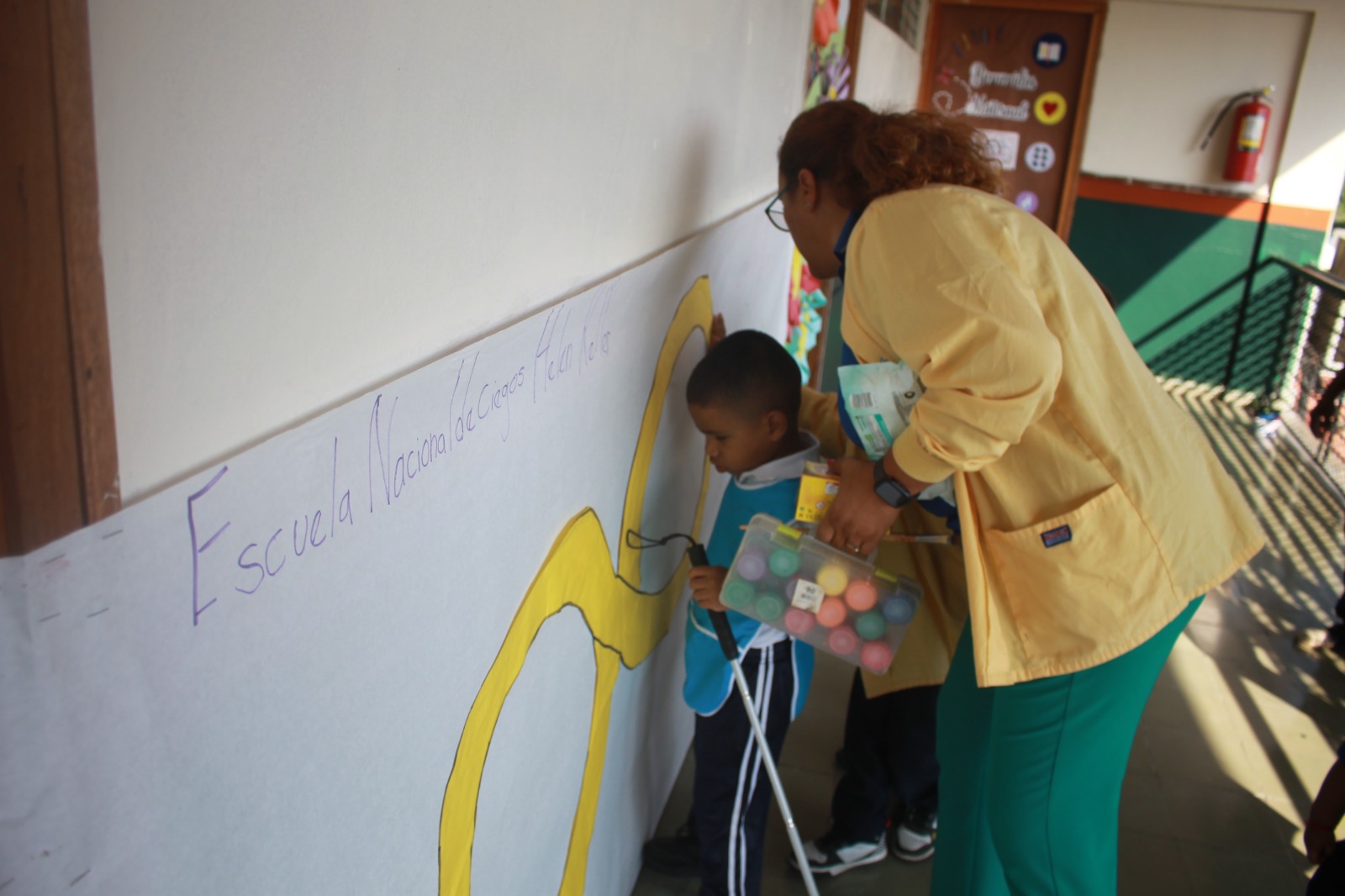 Estudiantes ciegos conmemoran Día Mundial de Concienciación sobre el Autismo