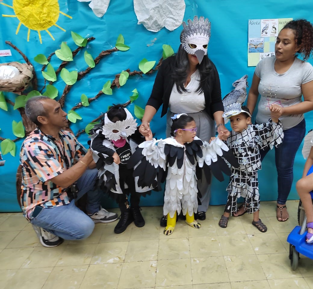 Estudiantes del Programa de Paralisis Cerebral conmemoran “Día del Águila Arpía”