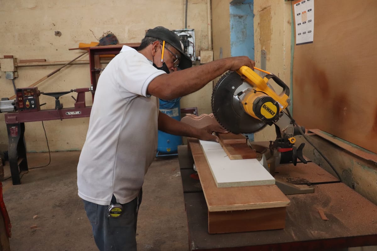 Taller de Ebanistería ofrece el servicio de reparación y confección de muebles