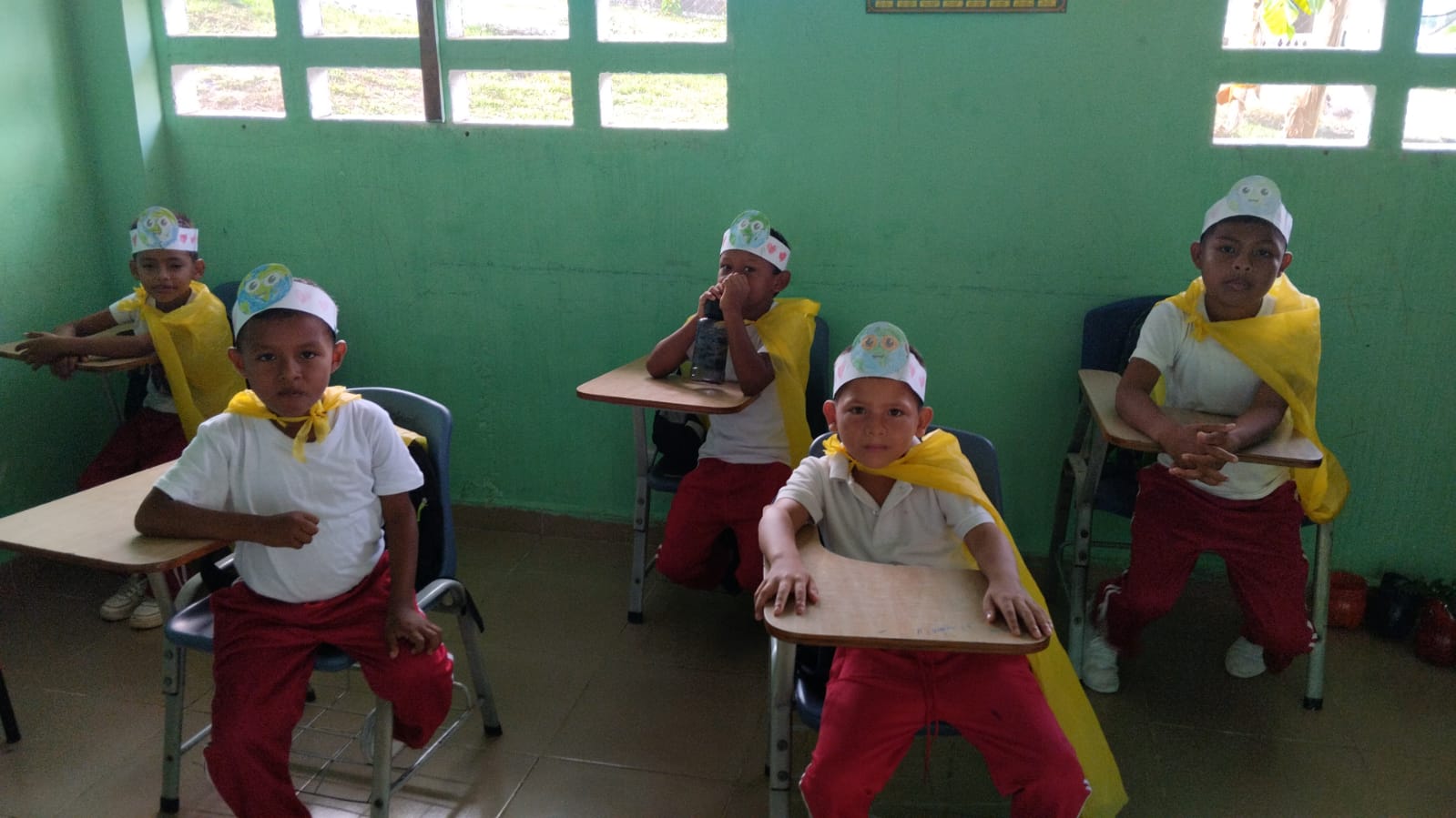Alumnos de inclusión en Darién aprenden sobre el cuidado de la tierra