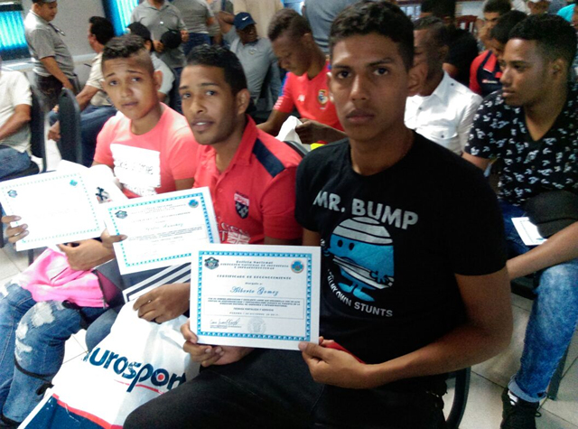Alumnos de CTI culminan práctica laboral en la Policía Nacional