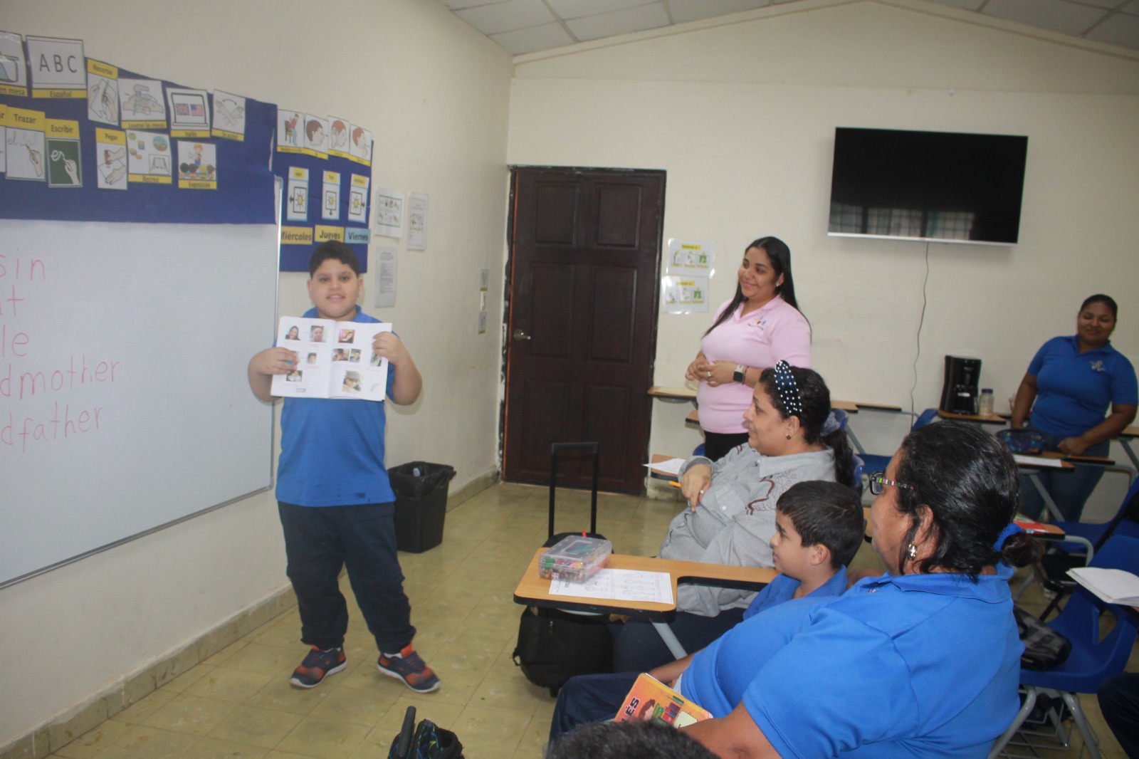 Fortalecen el idioma inglés en estudiantes con Autismo