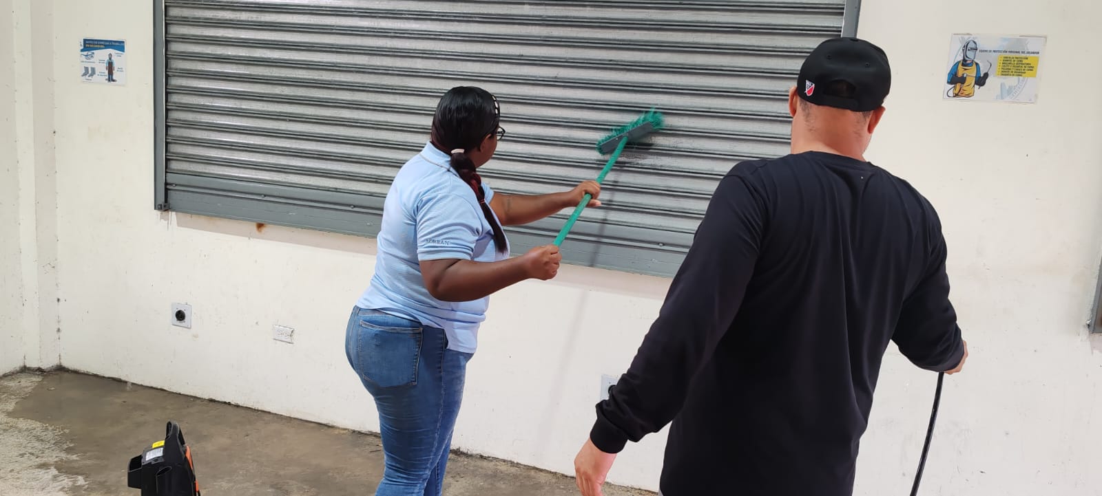 Realizan jornada de limpieza en la Extensión de Panamá Este