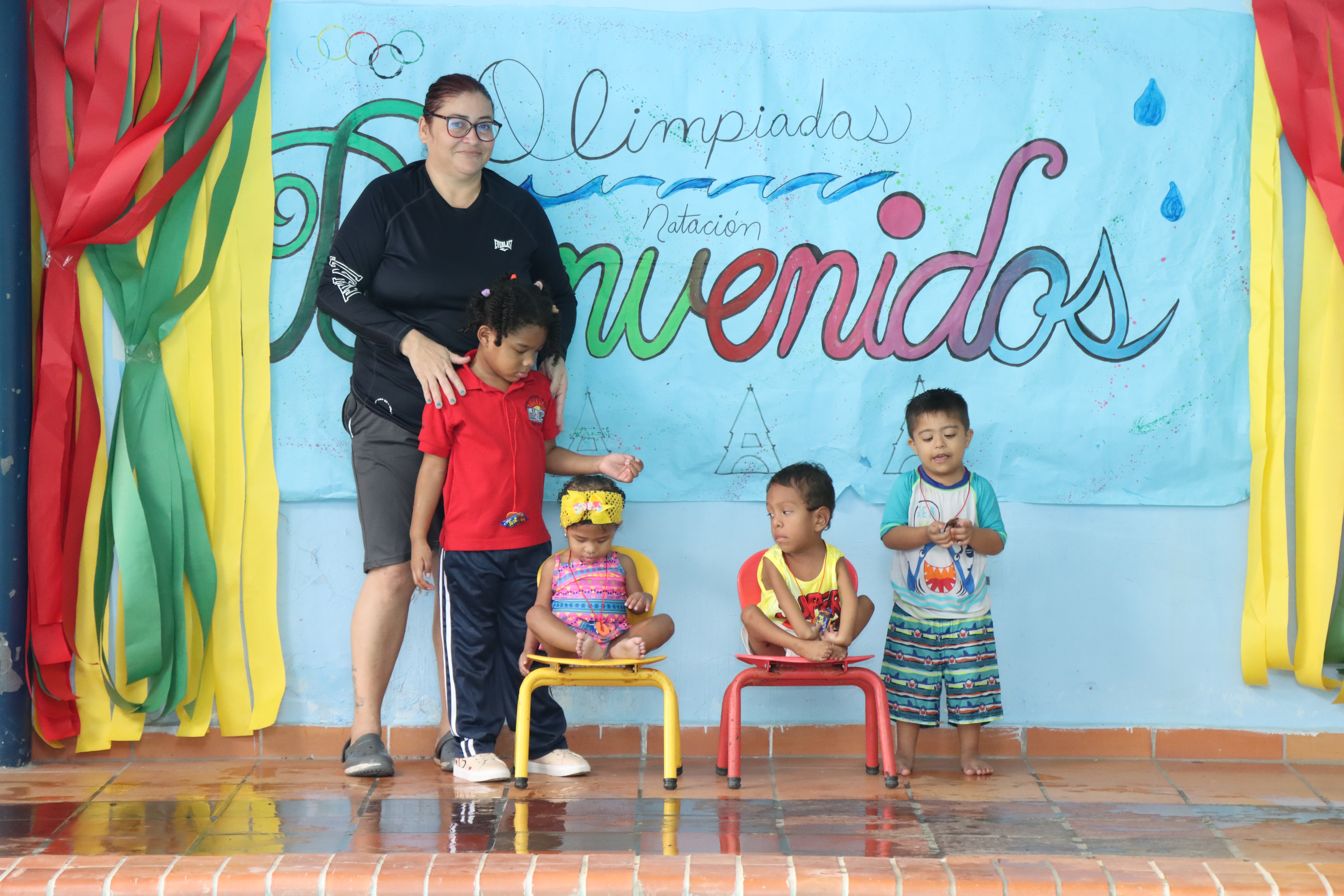 Estudiantes de la Escuela de Ciegos participan en olimpiadas de natación