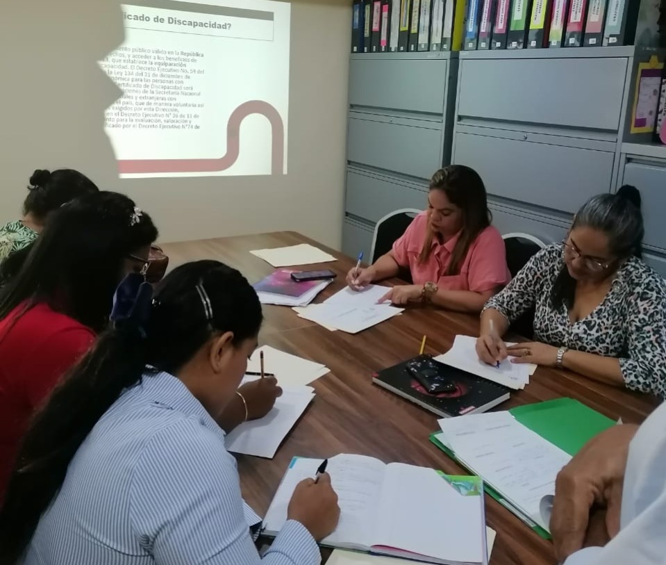 Docentes de Veraguas Abordan el DUA en Conversatorio Inclusivo