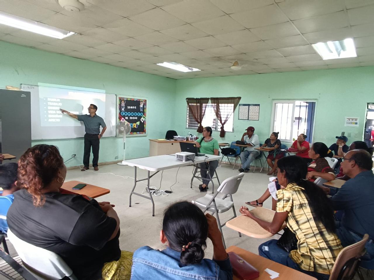 Capacitación a Padres para Potenciar la Educación Especial en el Hogar"