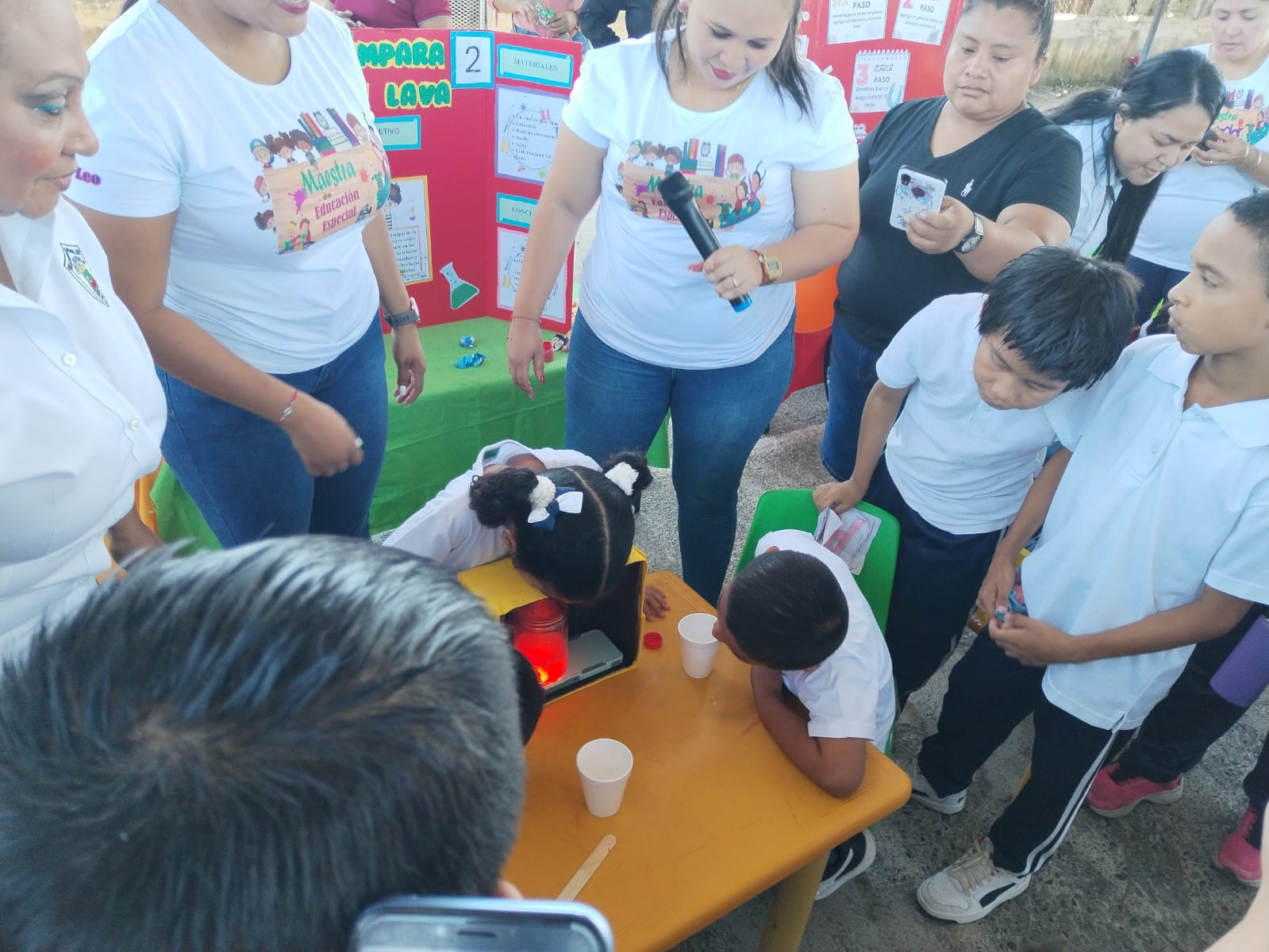 Niños y niñas de Bocas del Toro participaron de feria científica