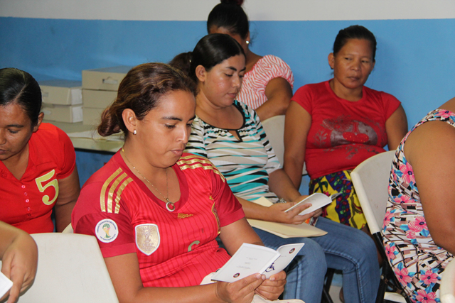 Capacitan a padres de familia en Darién sobre deberes y derechos