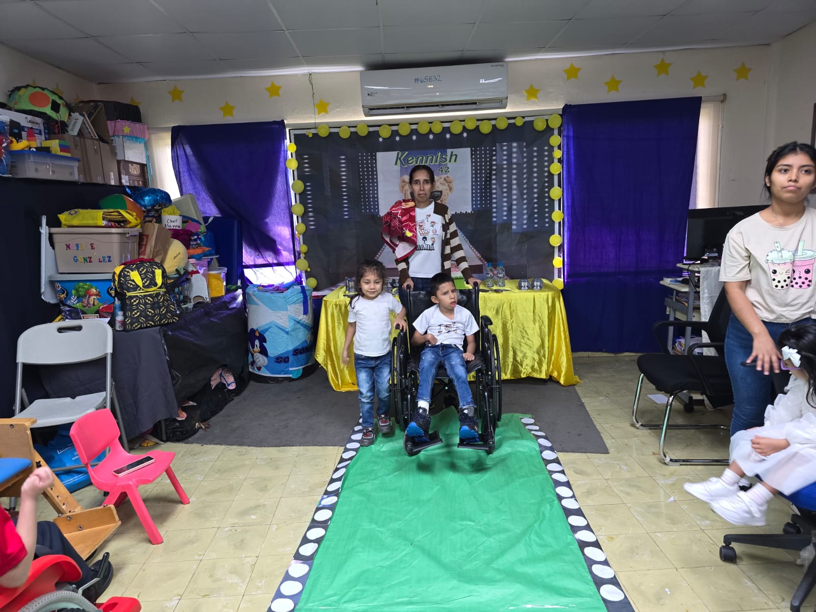 Estudiantes del Programa de Parálisis Cerebral realizan Desfile de Moda