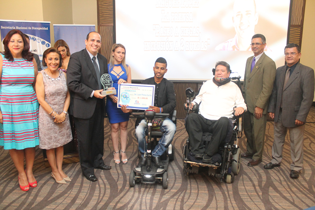 Premian trabajos de prensa que resaltan la discapacidad