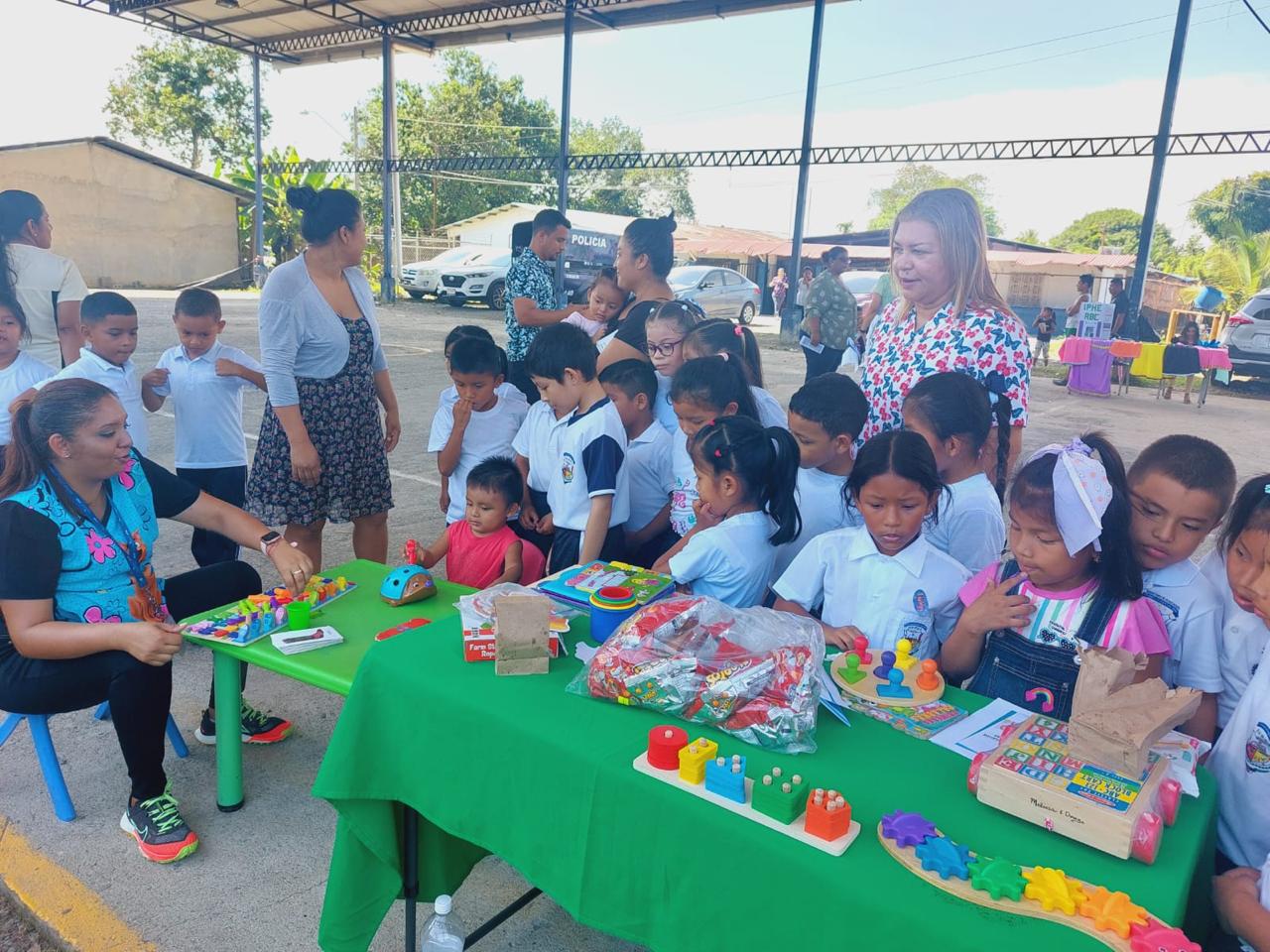 Feria Informativa en Bocas del Toro por la semana del Trabajador Social
