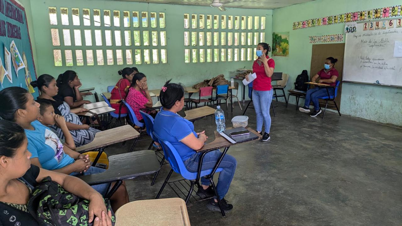 Padres participan de docencia sobre discapacidad en Bocas del Toro
