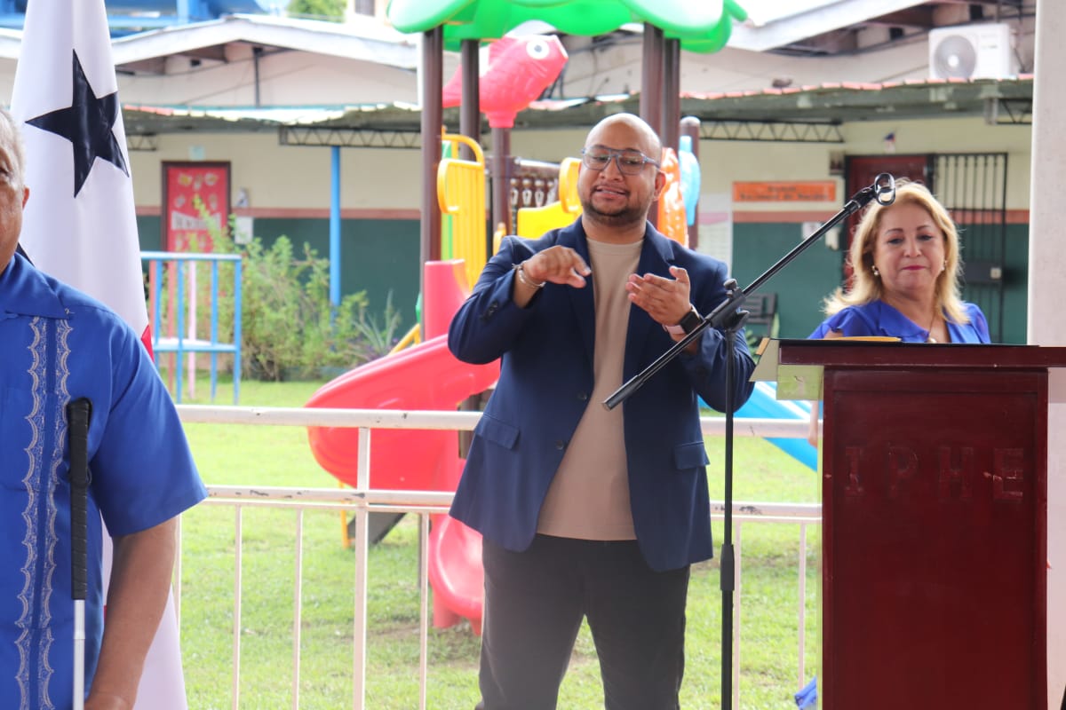 IPHE conmemora el Día Internacional de las Lenguas de Señas