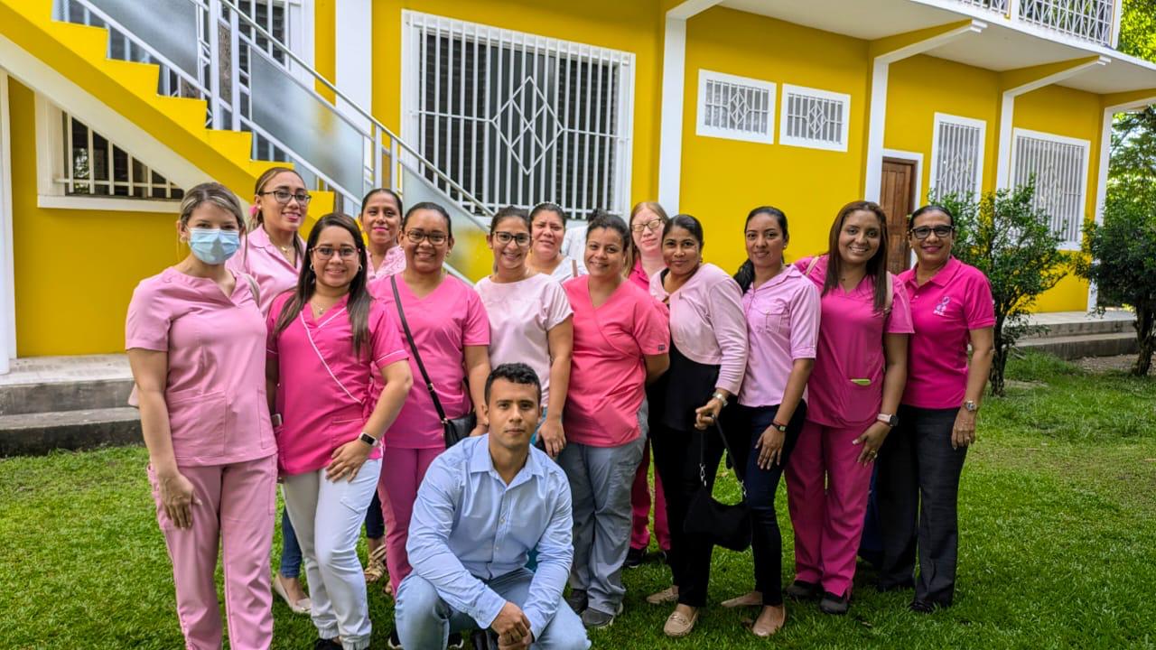 Eucaristía para iniciar mes de la Cinta Rosada y Celeste en Bocas del Toro