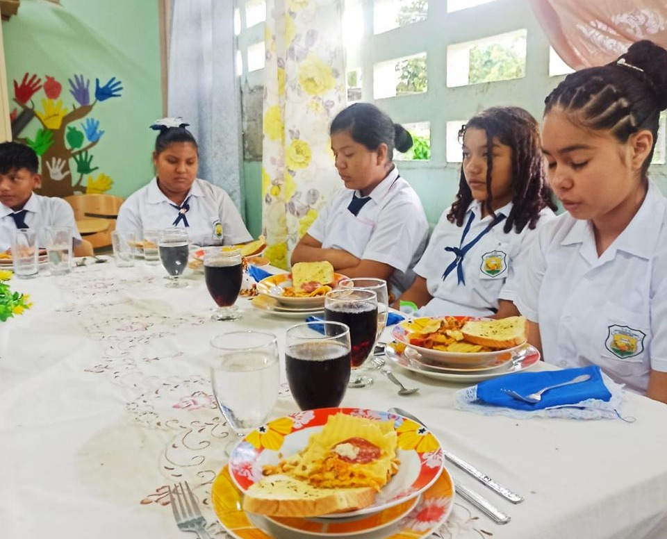 CTI en Bocas del Toro aprenden a hacer Lasaña