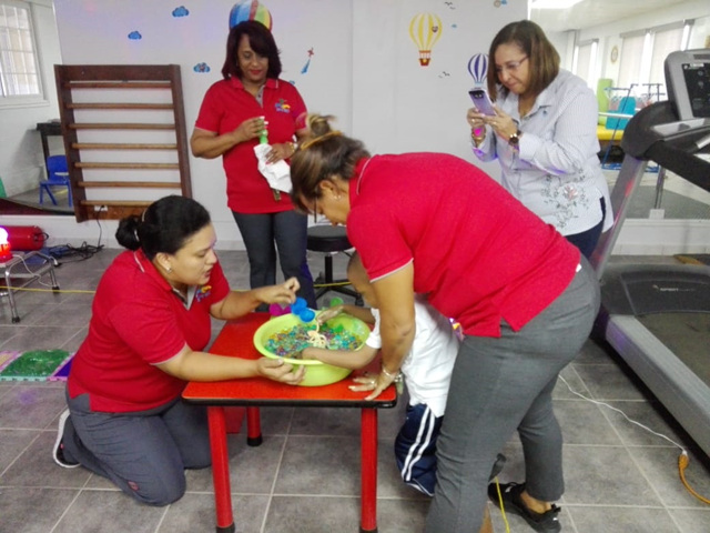 Realizan Taller Multisensorial a niños del CAIPI de Colón