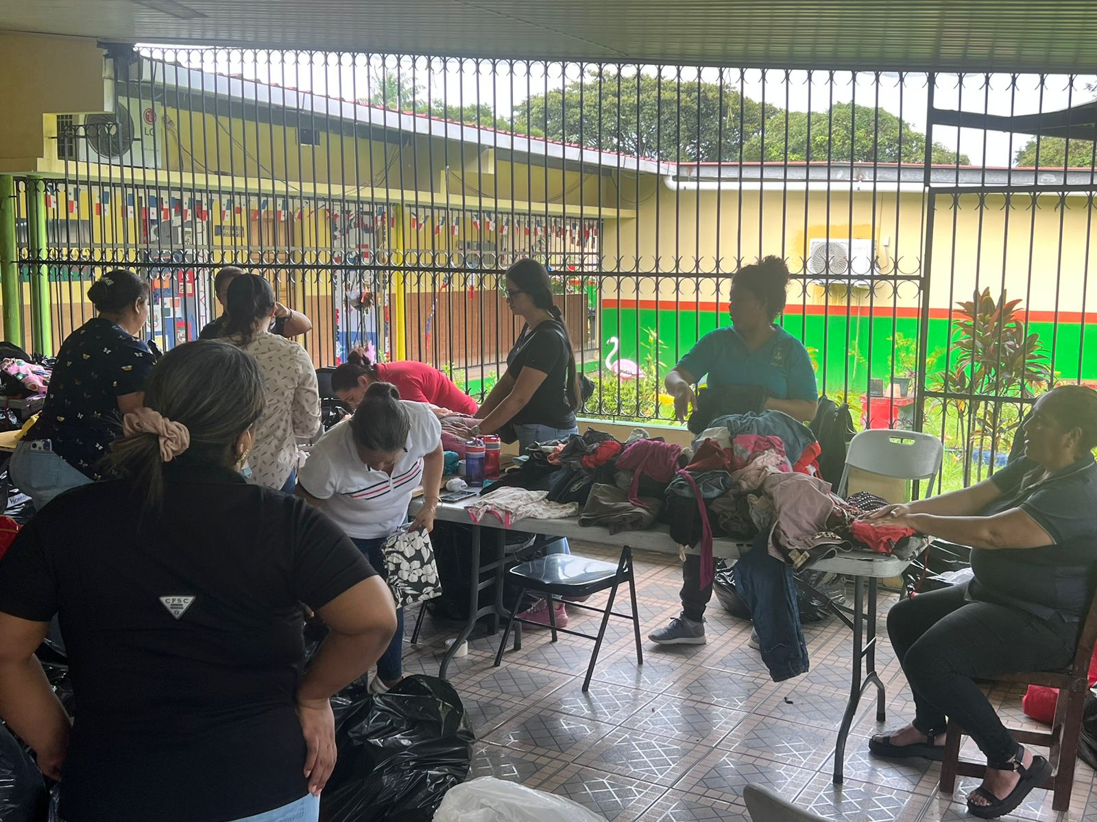 Preparan alimentos para afectados de inundaciones en Soná