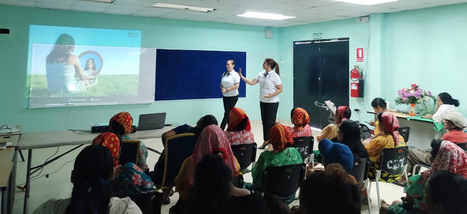 “La Mujer en el Espejo”: Taller de sensibilización para erradicar la violencia de género