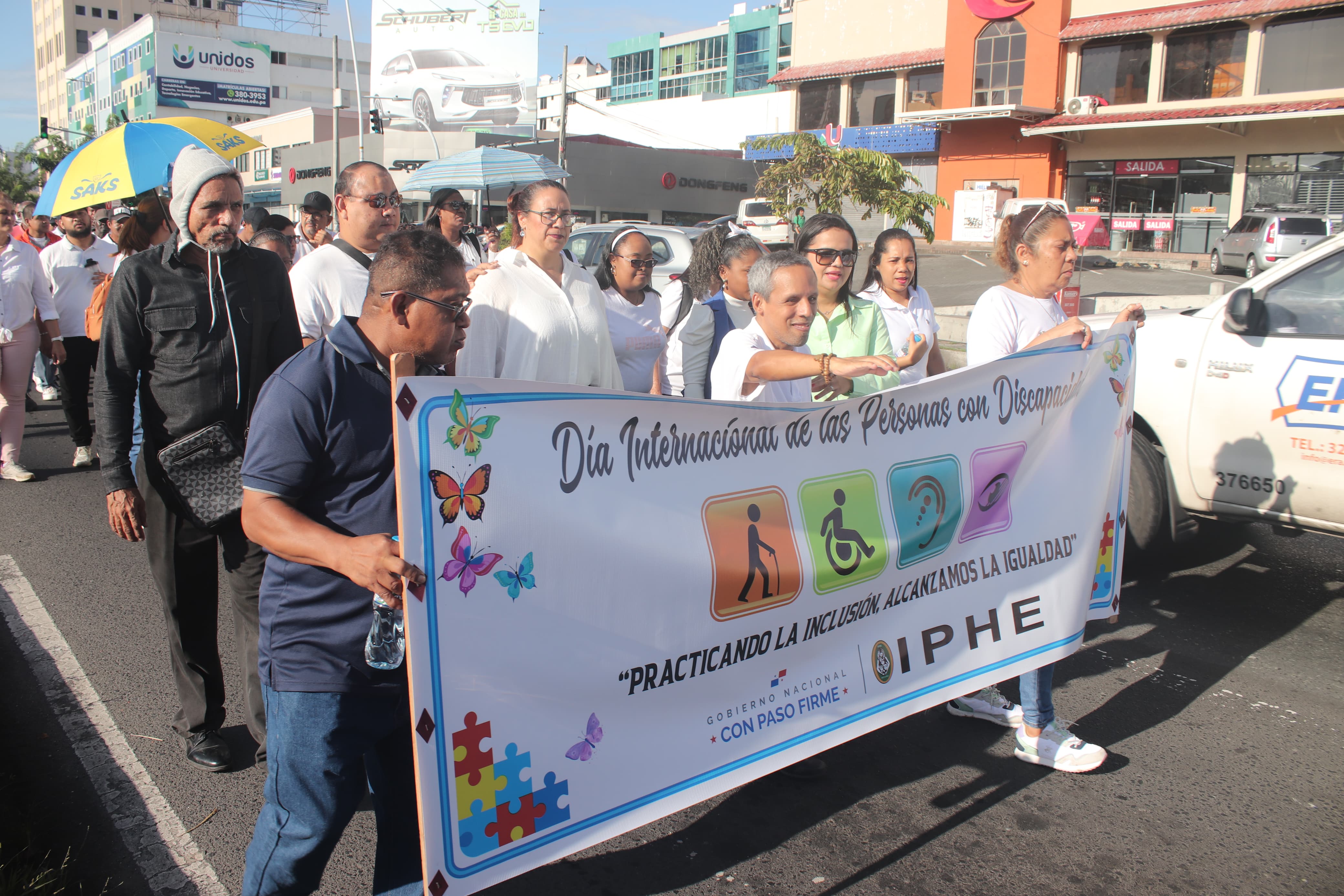 Servidores públicos del IPHE participan en la caminata del Día Internacional de las Personas con Discapacidad