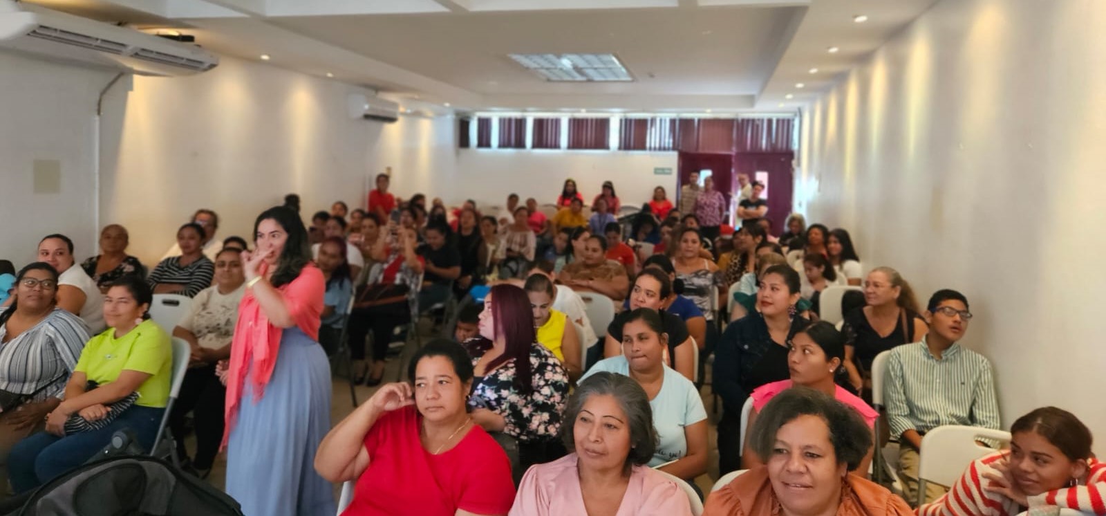 Actividades de belleza y recreación para agasajar a las madres en Chiriquí
