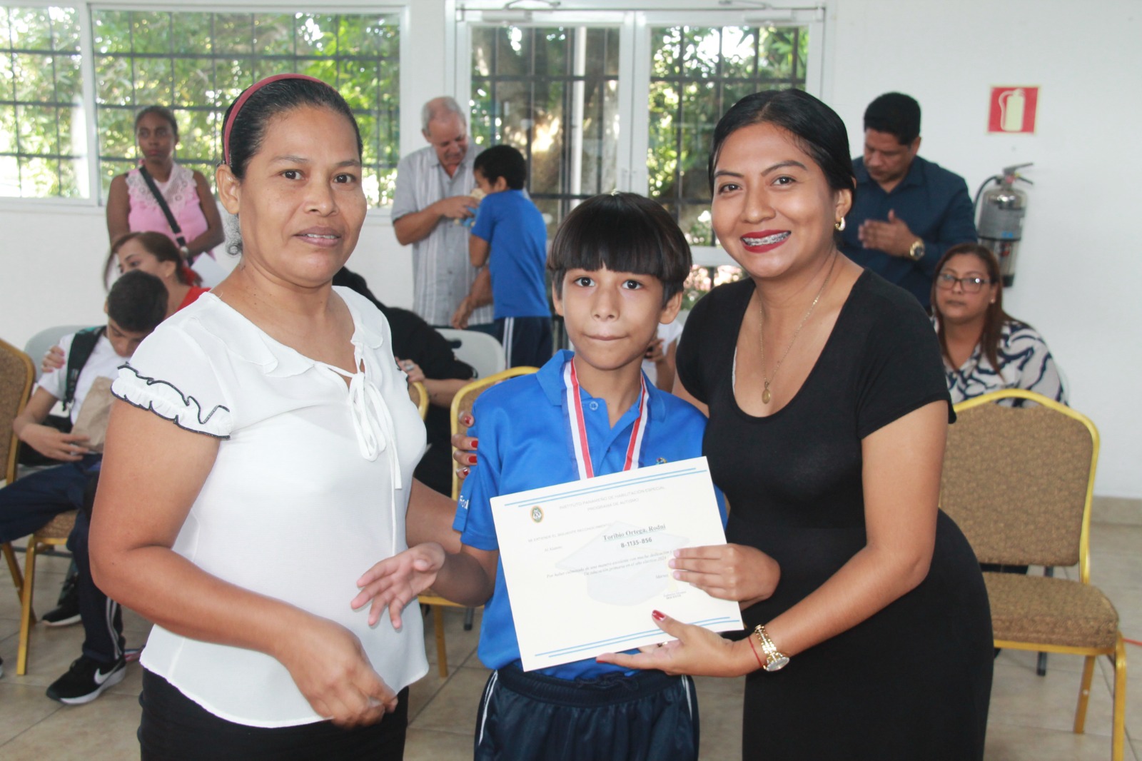 Estudiantes de Autismo culminan periodo escolar del nivel primario