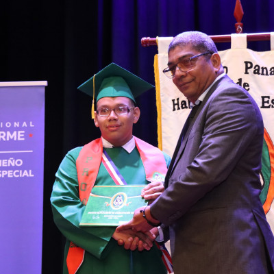 Sede de Colón - Graduación de Media