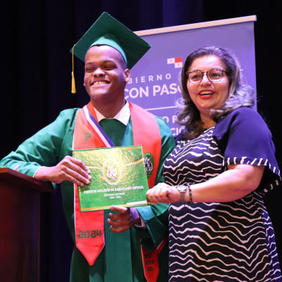 Sede de Colón - Graduación de Media