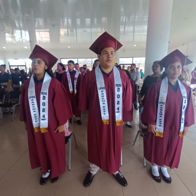 Sede de Panamá Este - Graduación Media