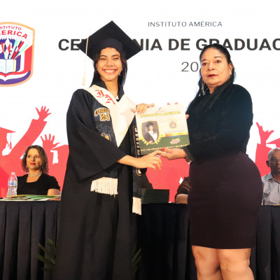 Instituto América . Graduación de Media