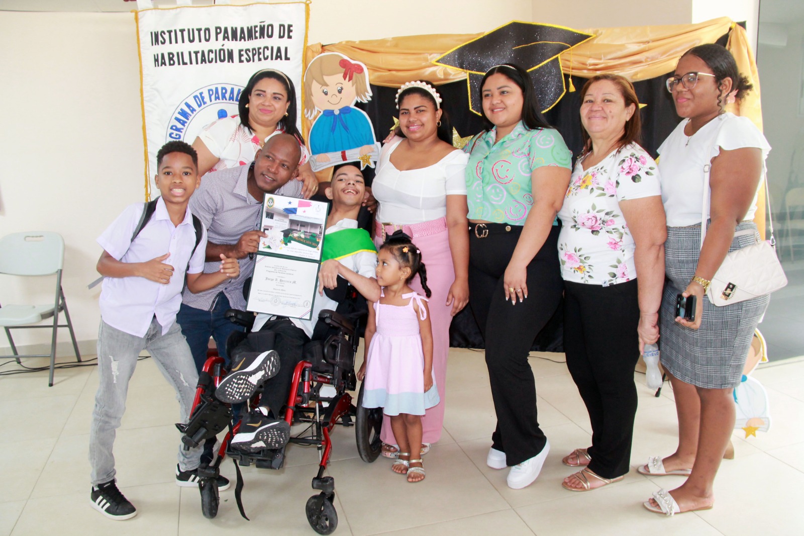 Programa de Parálisis Cerebral realiza acto de graduación