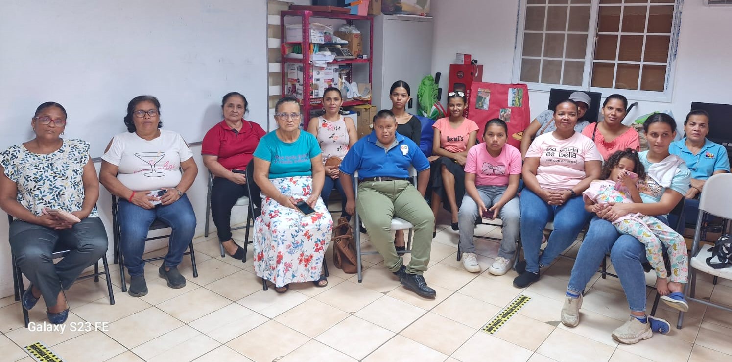 Madres de Darién culminan curso de Repostería