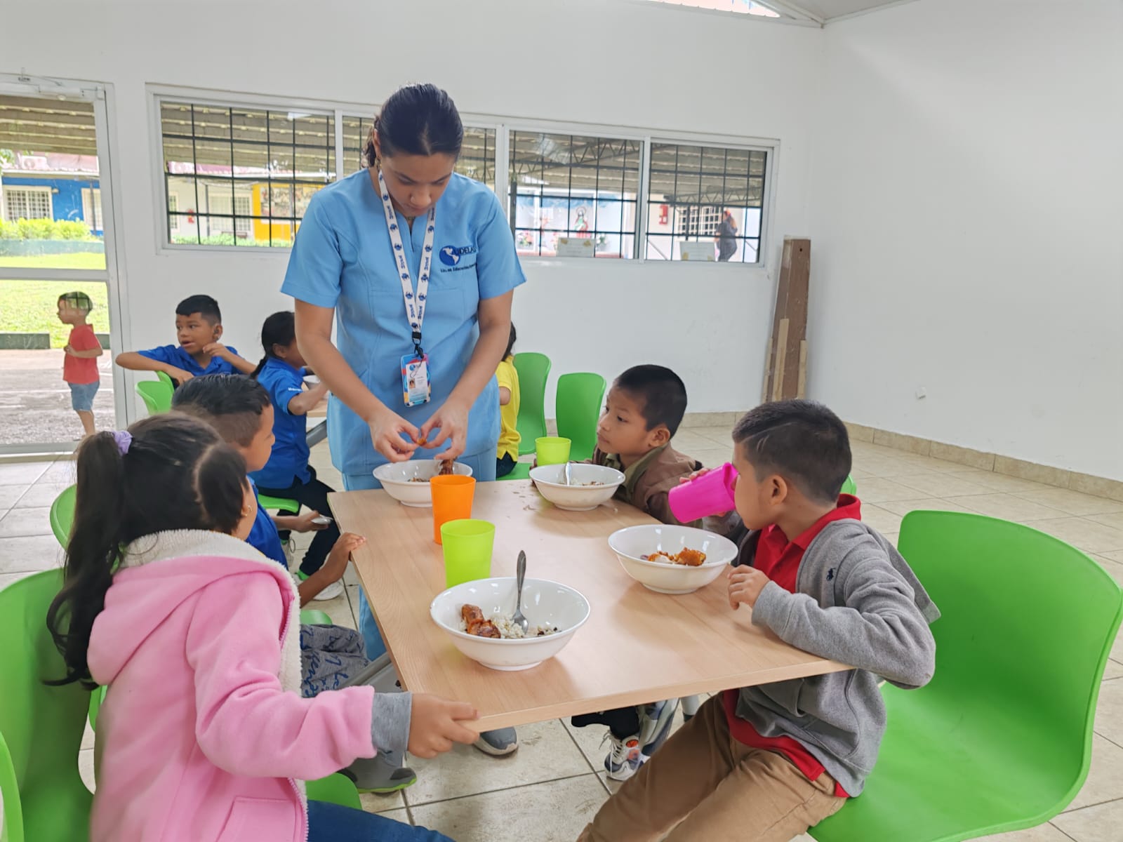 IPHE cumple con el “Programa de Alimentación Complementaria” para estudiantes con discapacidad