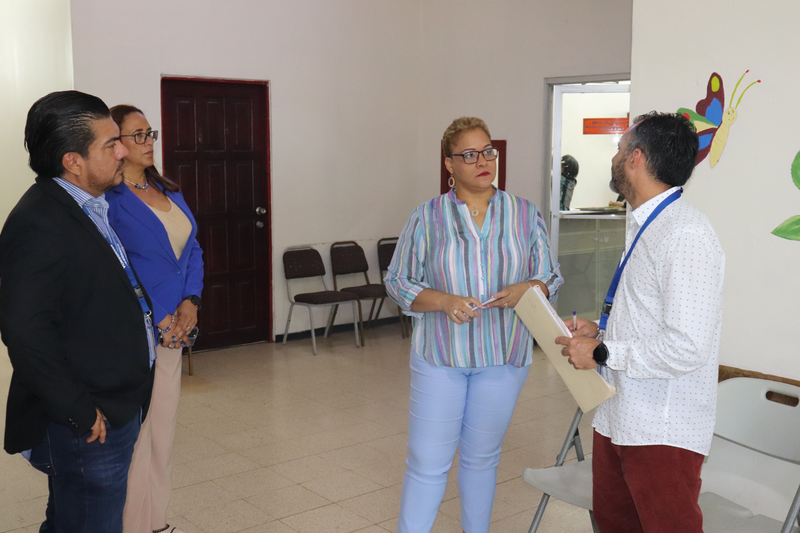 Representantes del Ministerio de la Presidencia visitan el IPHE para conocer su labor y evaluar futuras colaboraciones