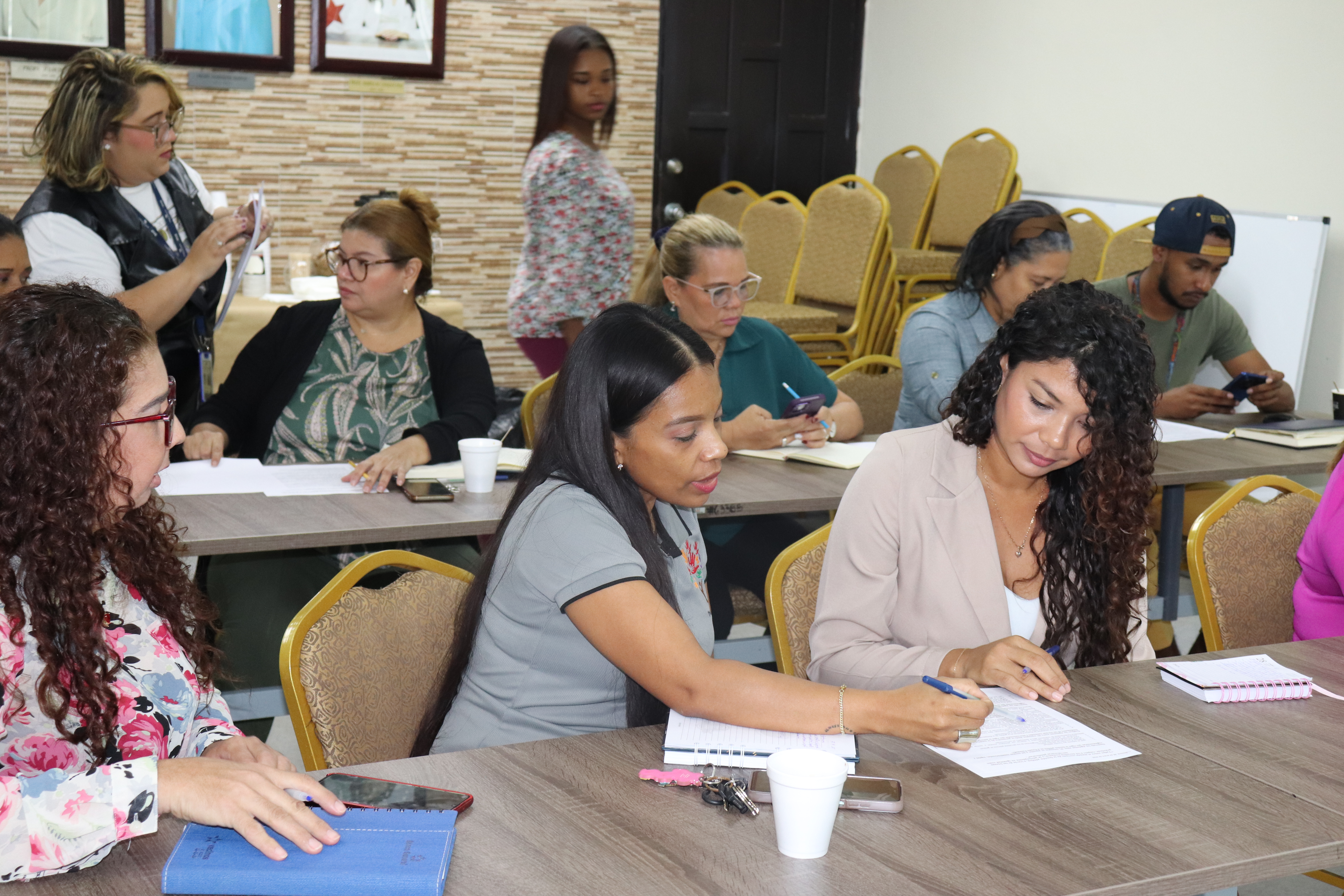 Taller sobre Buenas Prácticas en la Función Pública en el IPHE