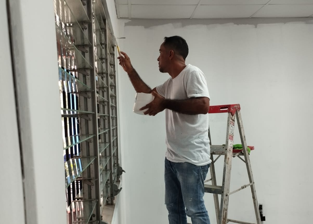 Mantenimiento y pintura en la Sede de Penonomé.