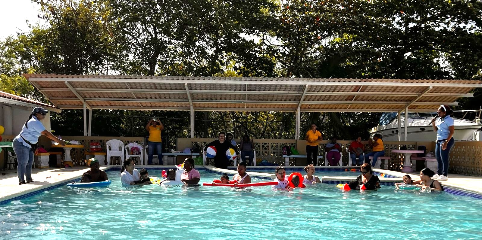 Estudiantes de Colón se divierten en el Veranito Feliz