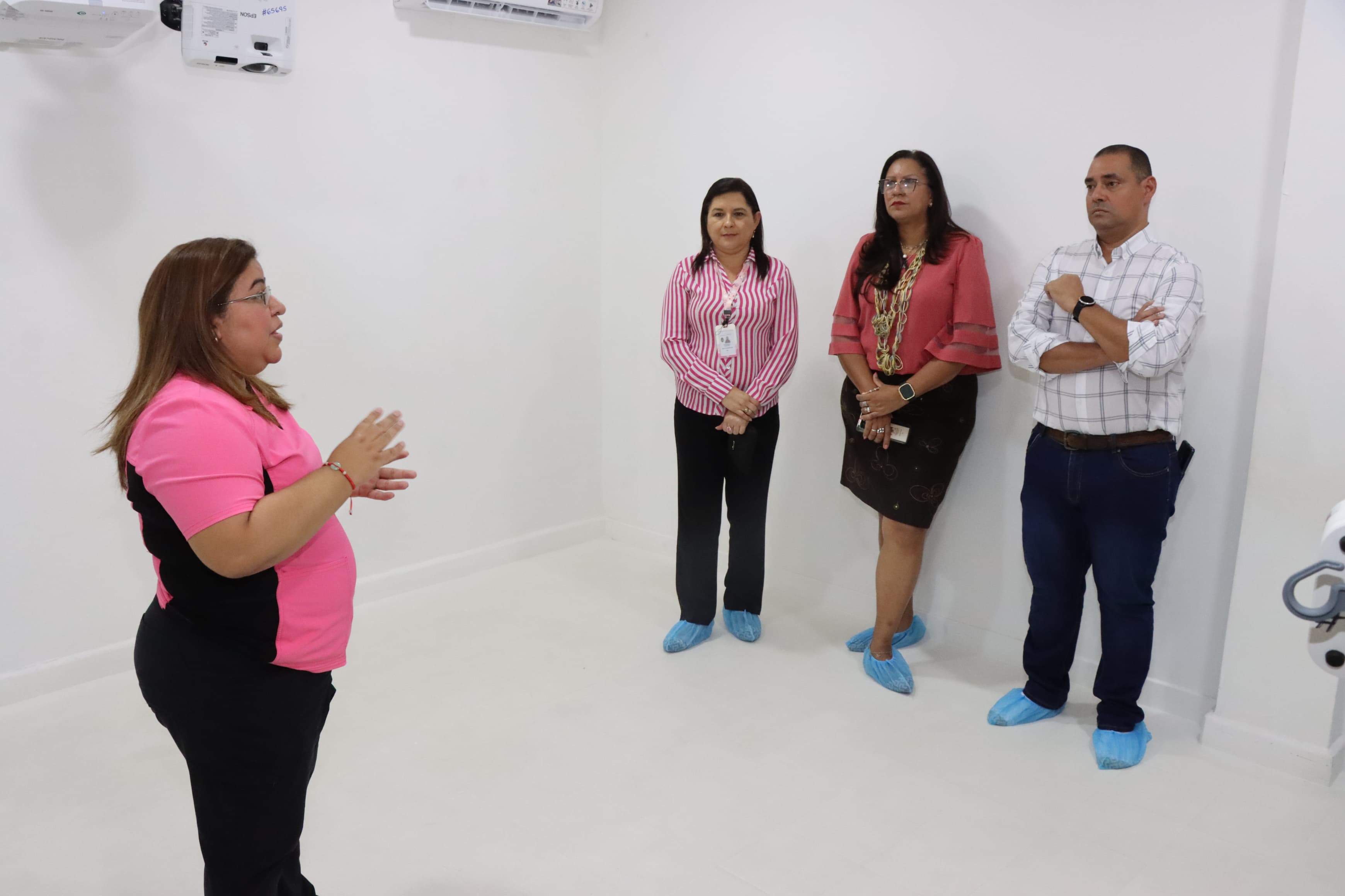 Coordinan acciones para fortalecer la infraestructura y los programas inclusivos del IPHE