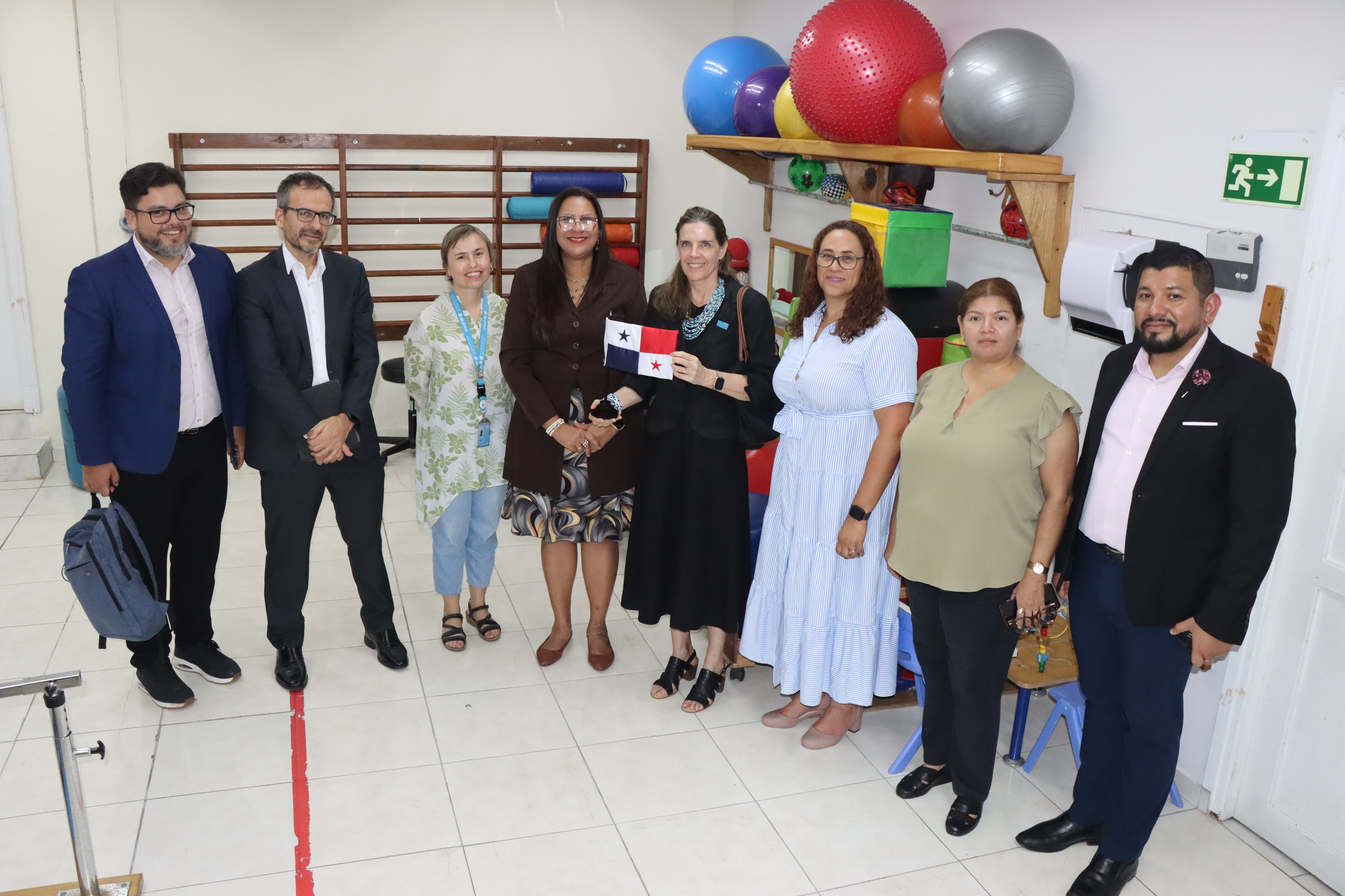 Representantes de UNICEF visitan la sede de Betania del IPHE