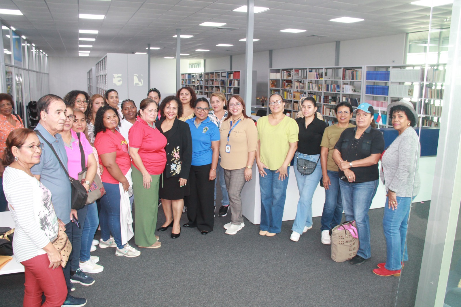 Educadores realizan gira pedagógica a la Ciudad de las Artes