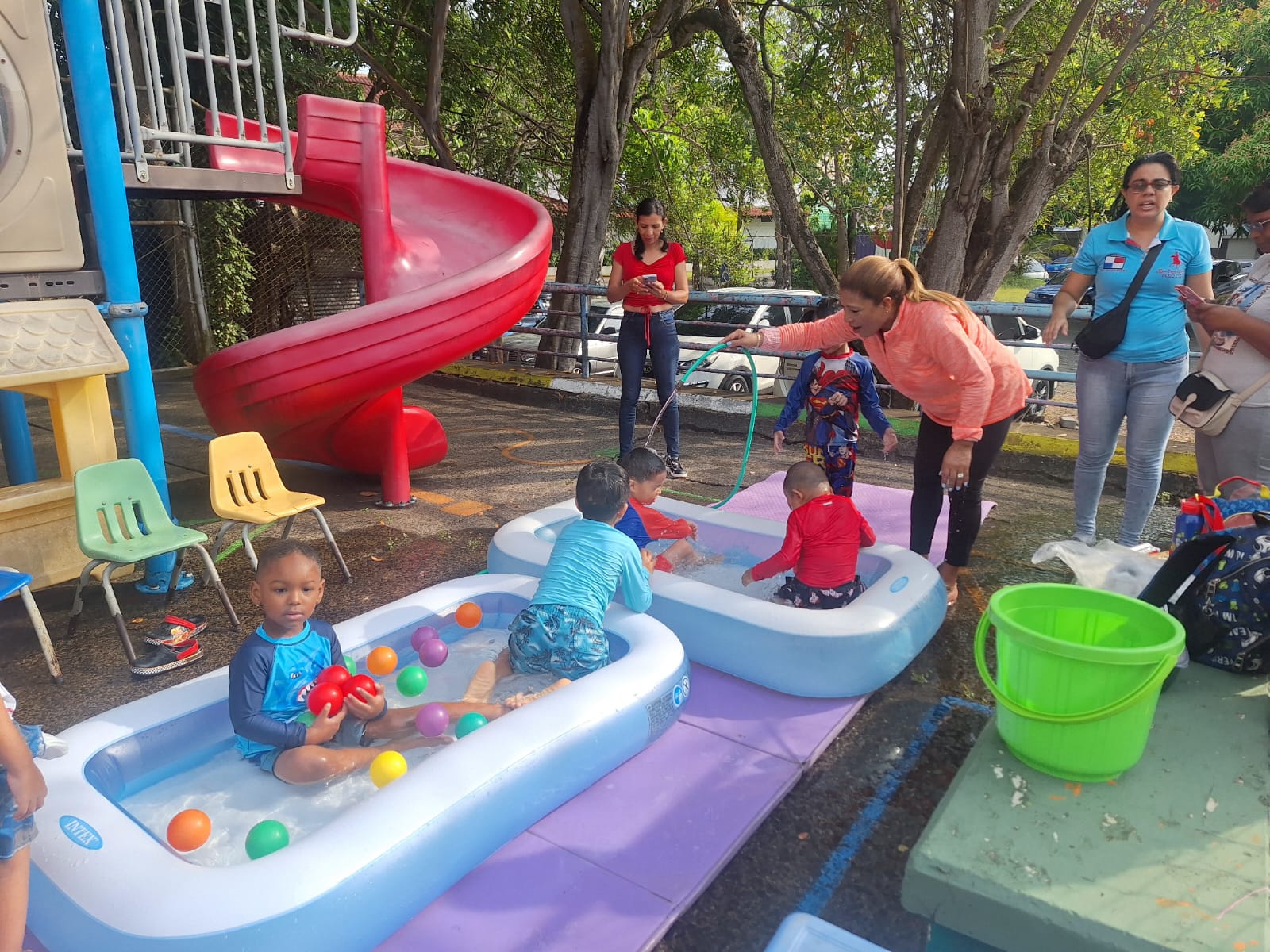 Niños del PEP participan de actividad lúdica en el agua