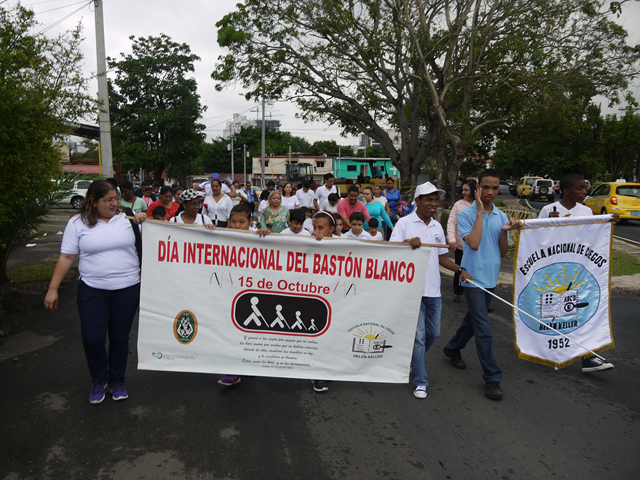 Resaltan importancia del uso del bastón blanco