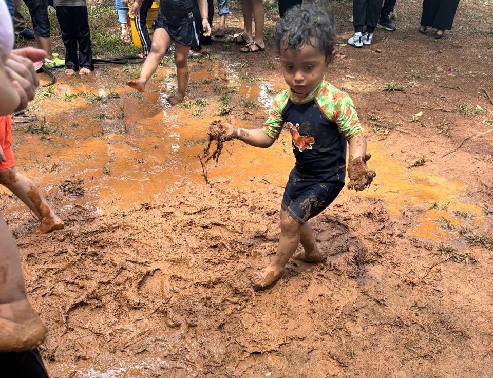 Niños del PEP celebran Día de la Tierra y el Día del Árbol