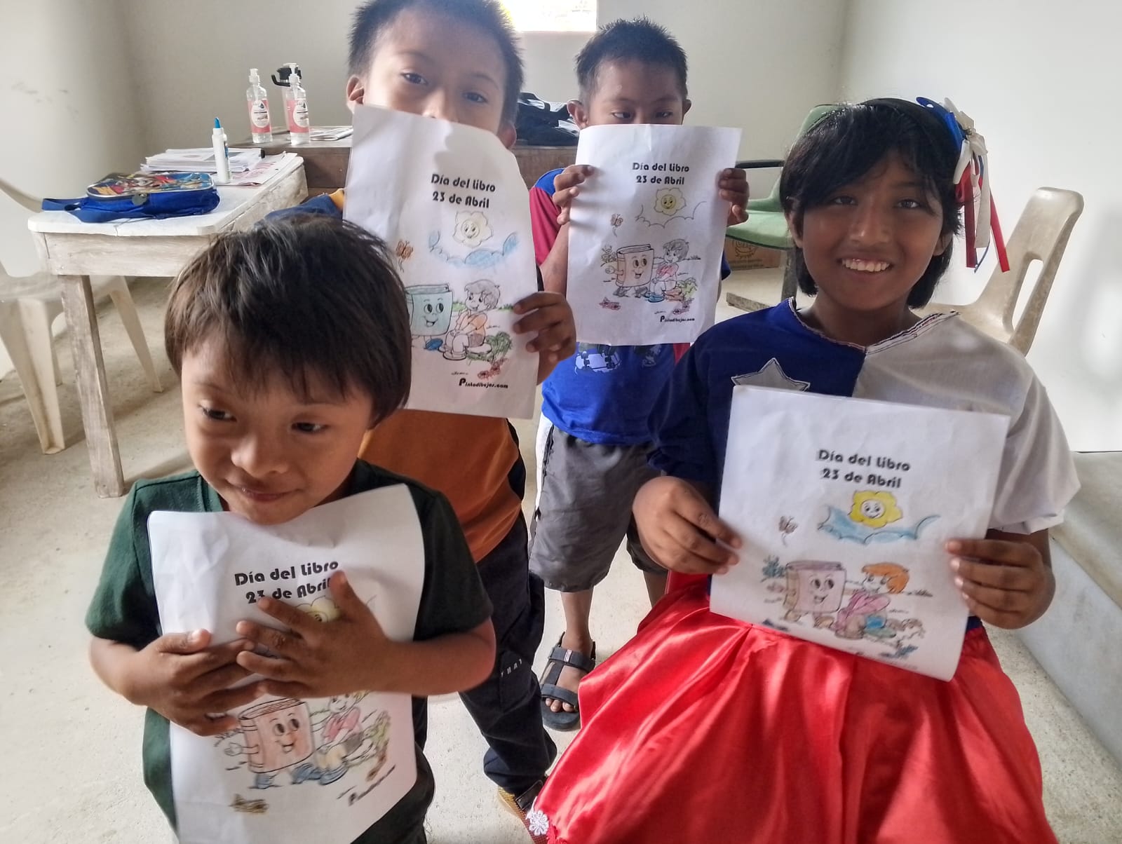 Estudiantes del IPHE de Guna Yala en la isla de Ustupu conmemoran el Día del Libro