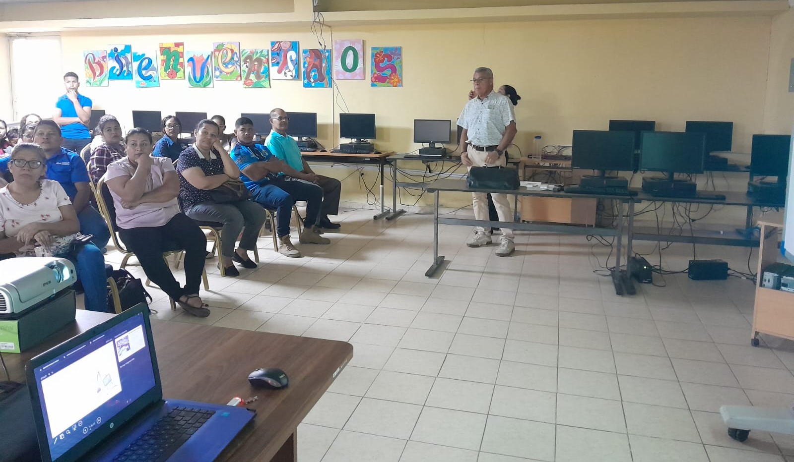 Dictan Capacitación sobre Autismo a Padres en Veraguas