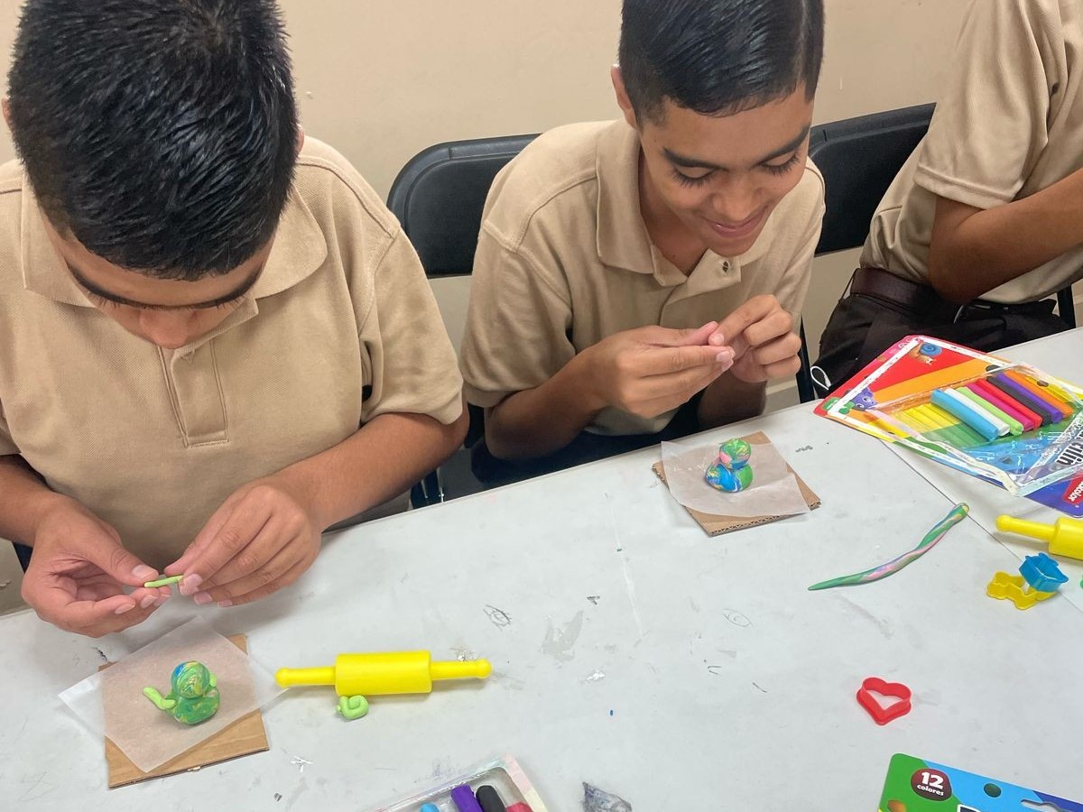 Estudiantes del CEVET ejercitan sus habilidades motrices