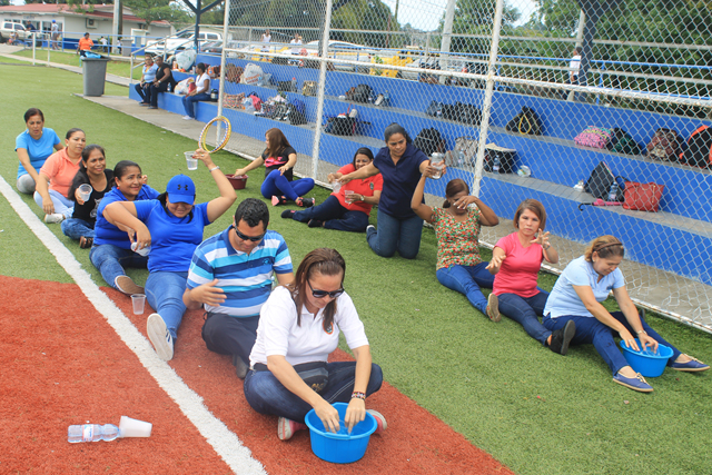 Docentes refuerzan liderazgo con taller de cuerdas