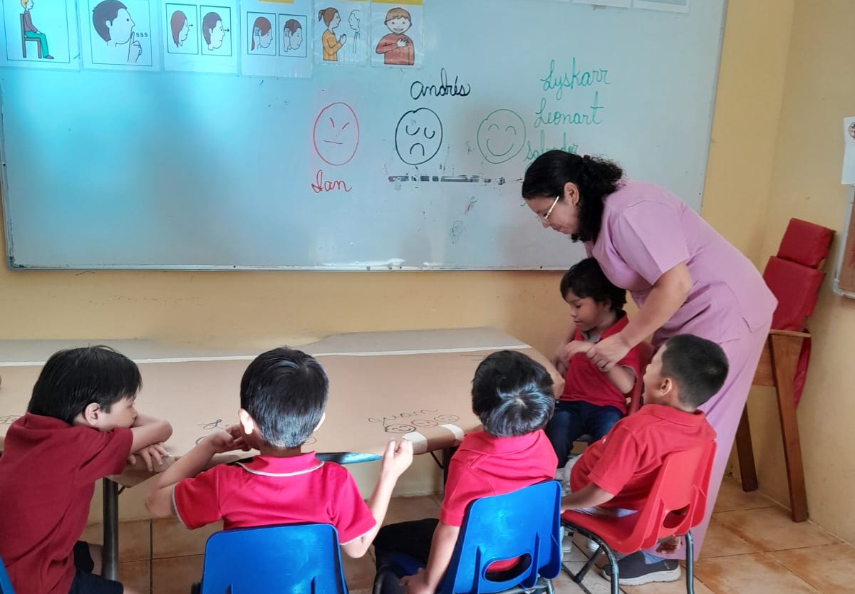 Taller lúdico fortalece la inteligencia emocional en estudiantes con autismo en Veraguas
