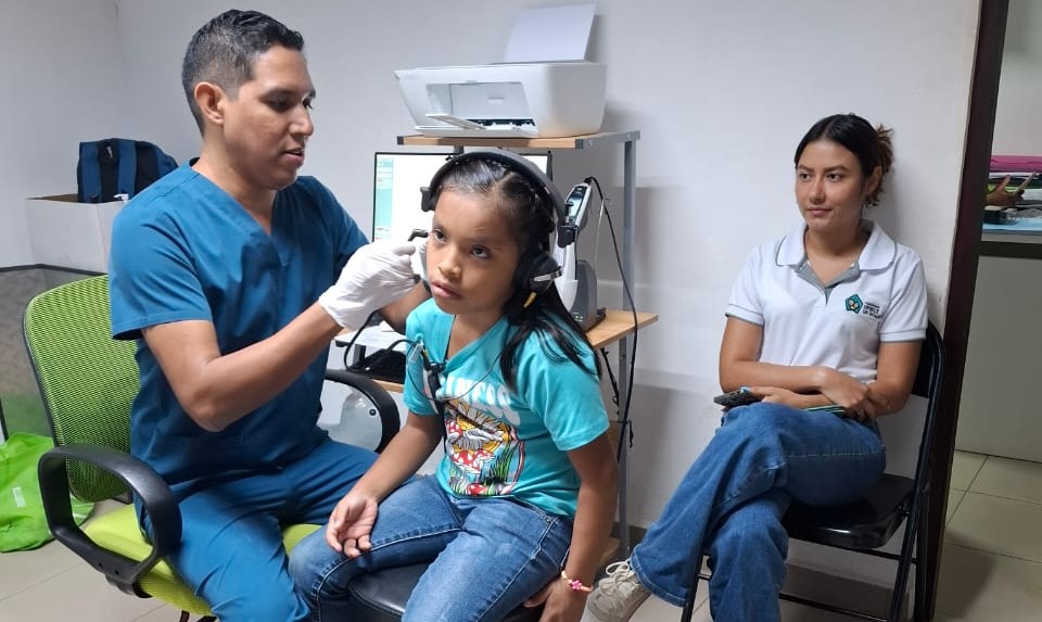 El Departamento de Voz, Audición y Lenguaje del IPHE en Veraguas refuerza la atención a estudiantes de varias regiones
